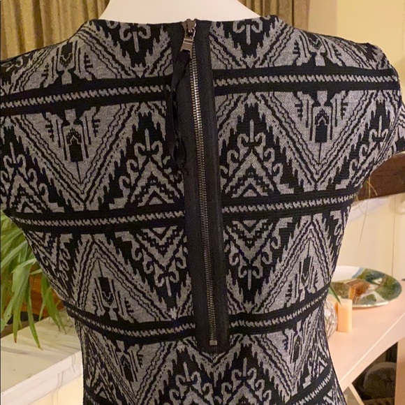 Karen Kane - Picture 2 of 5